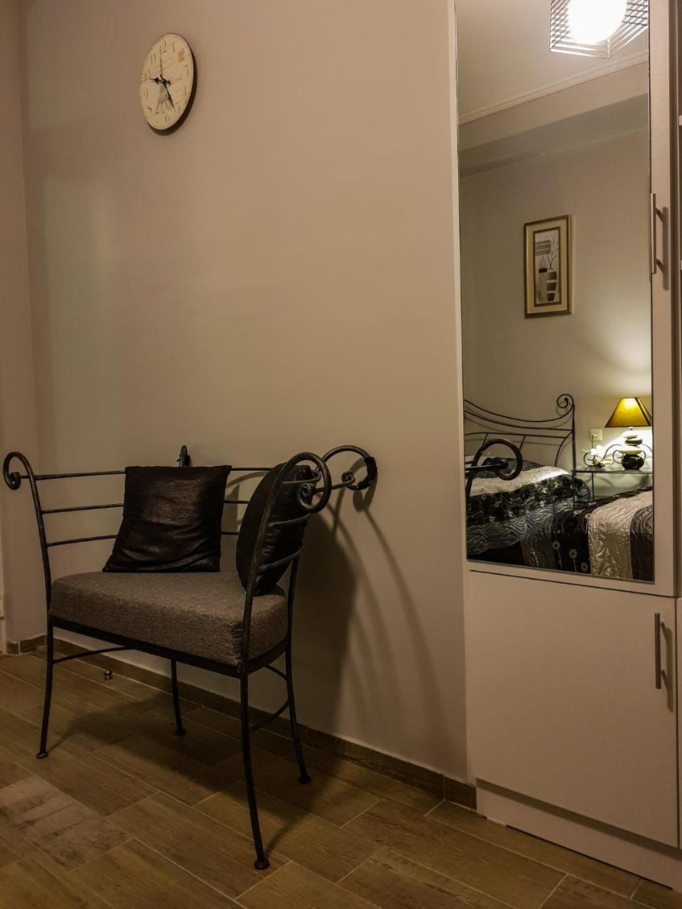 Hotel T Apartment Гоніо Екстер'єр фото